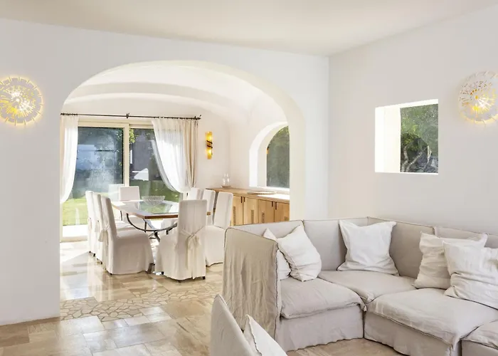 Pevero Vista Mare Con Piscina E Palestra ヴィラ