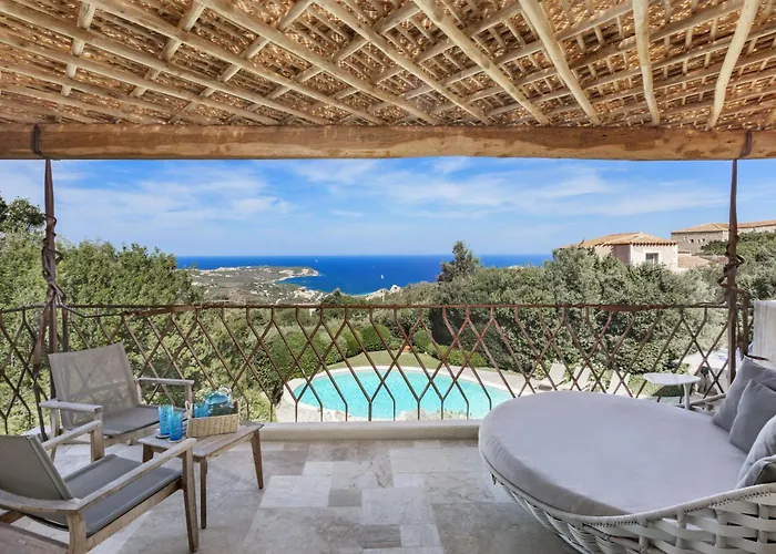 ヴィラ Pevero Vista Mare Con Piscina E Palestra
