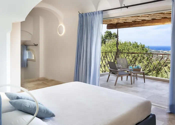 Pevero Vista Mare Con Piscina E Palestra アッビアドリ