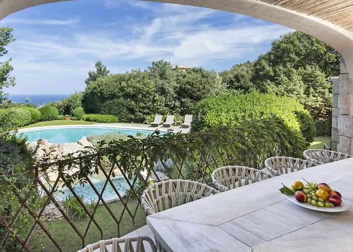 Pevero Vista Mare Con Piscina E Palestra ヴィラ